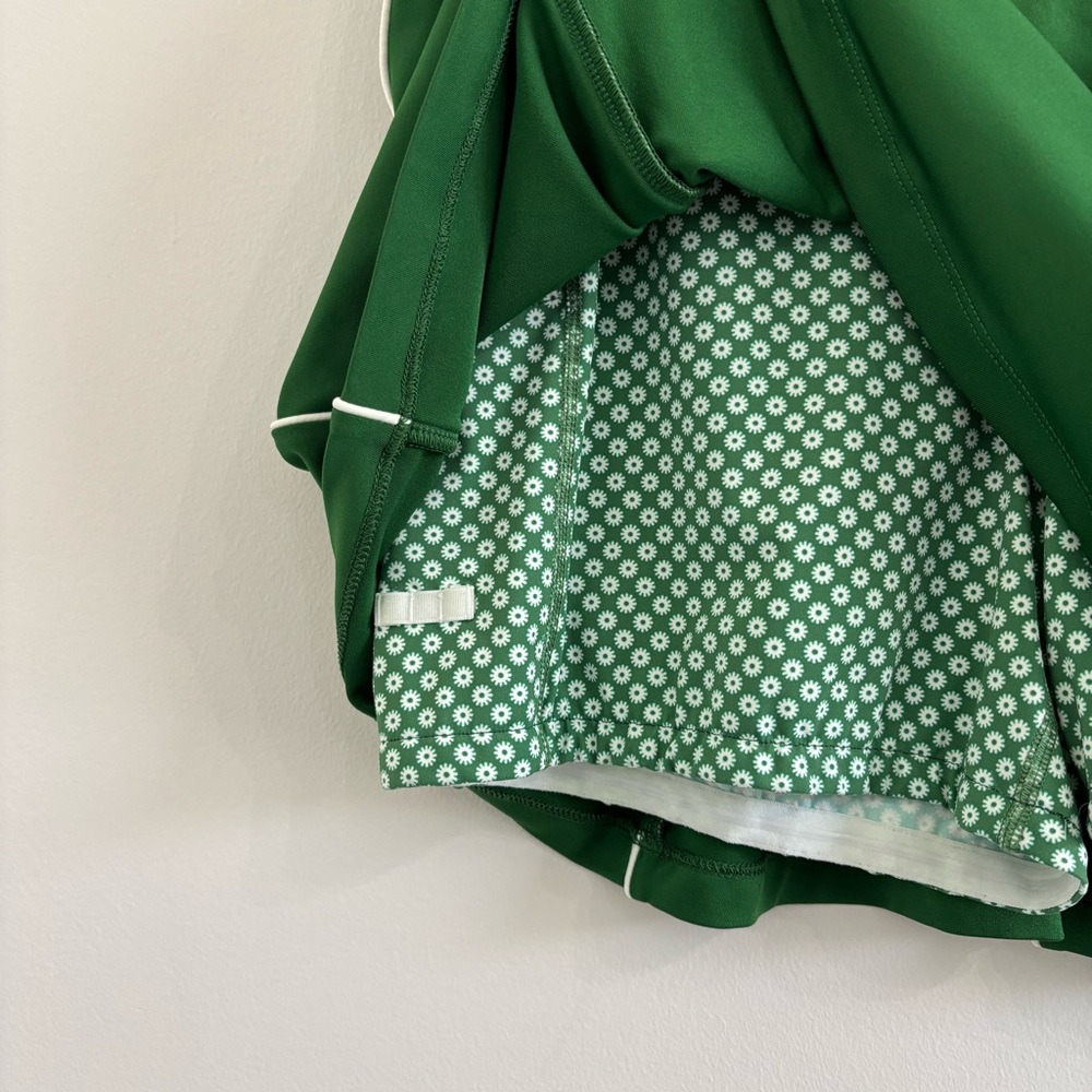 Tuckernuck Green Piped Renee Golf Skirt Size XL - Picture 3 of 4